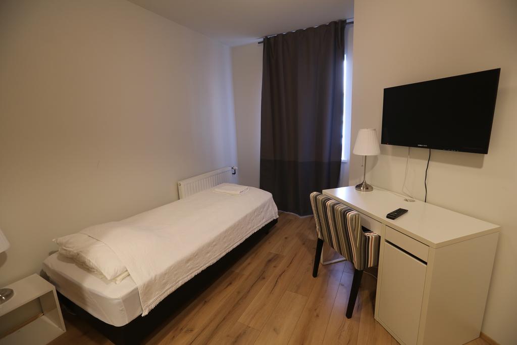100 Iceland Hotel Reykjavik Room photo